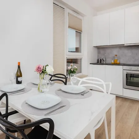 Nowa Grobla Estate Near Starowka By Renters * グダニスク
